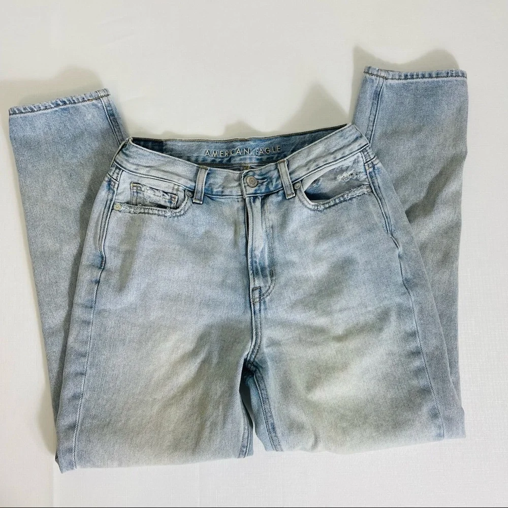 AMERICAN EAGLE OUTFITTERS light washed Mom Jeans light denim blue 4 regular - Picture 2 of 10